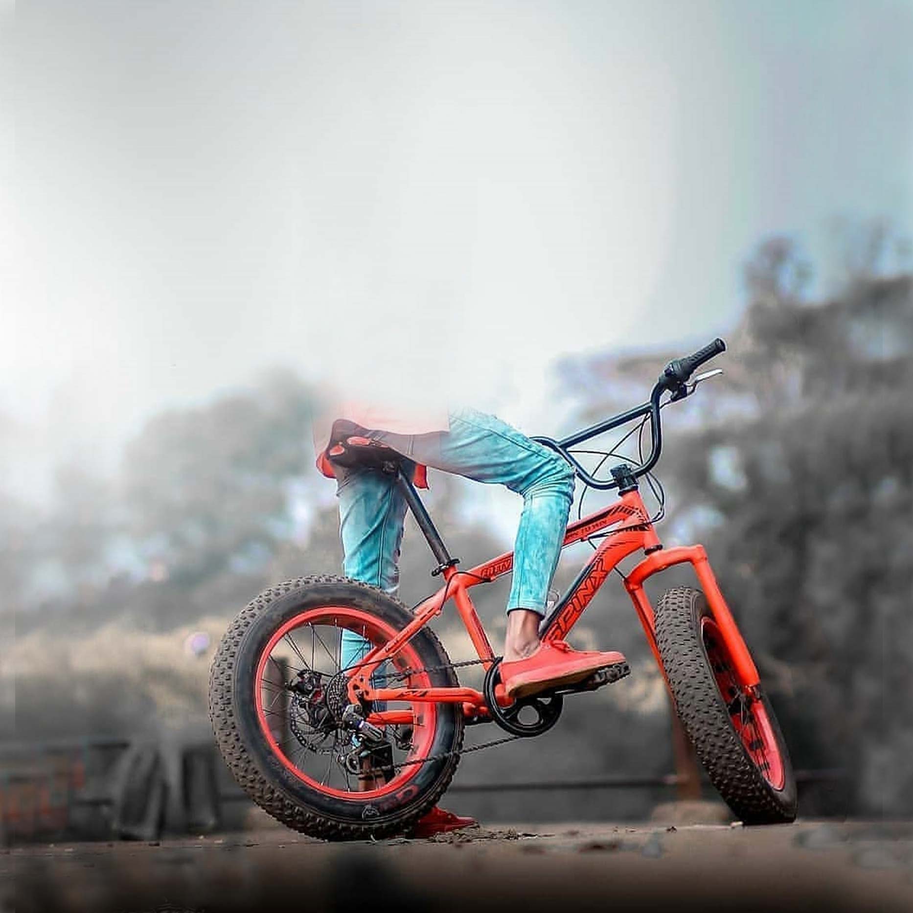 Blur Cycle Lightroom Background Free Stock Image