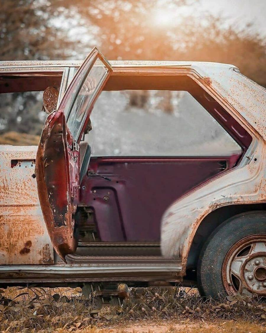 Rusted Car Blur PicsArt Background Free Stock Image